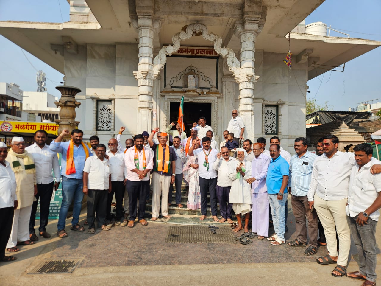 भाजप शिवसेना युती कार्यकर्त्यांचा निघोज येथे जल्लोष